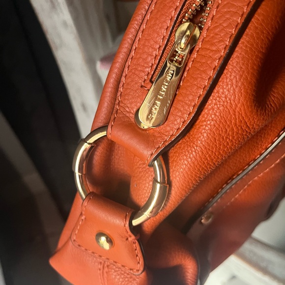 Authentic-Michael-Kors- orange leather - Picture 6 of 9